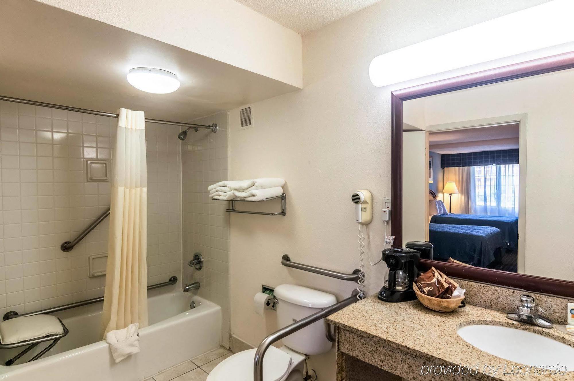 Texas Inn & Suites Denton Kültér fotó